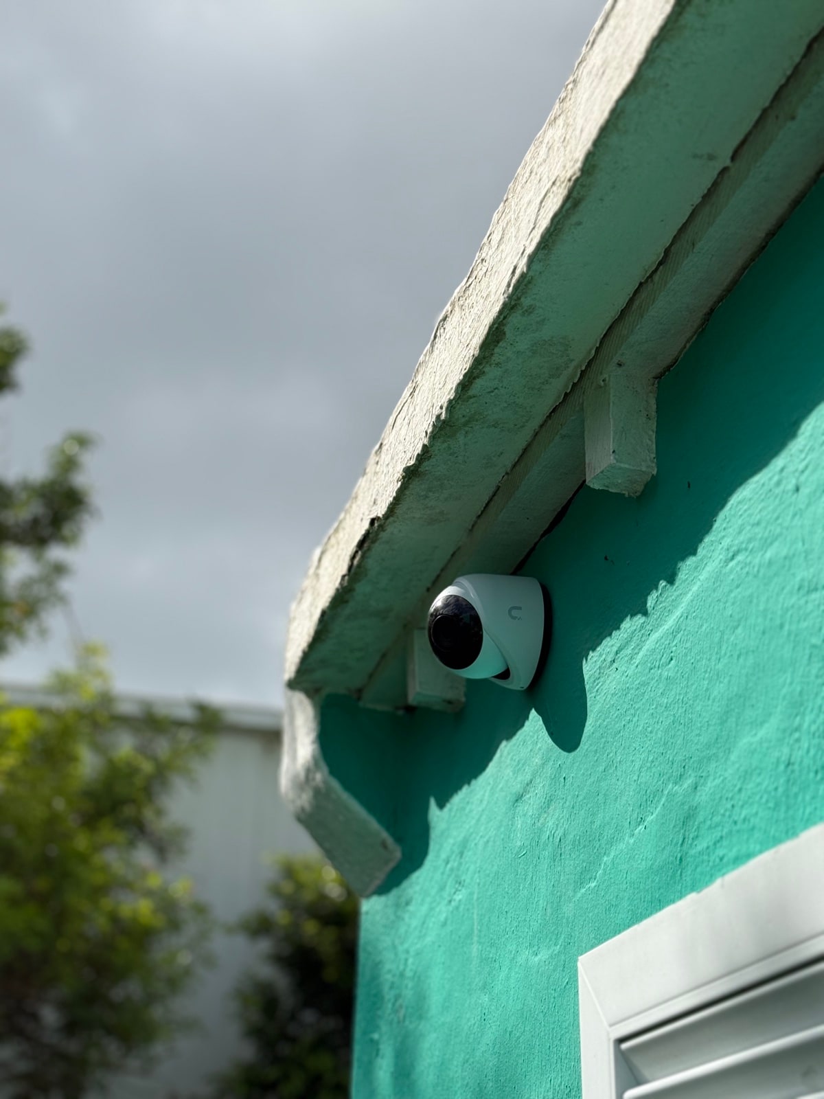 Dome camera - close-up exterior mount