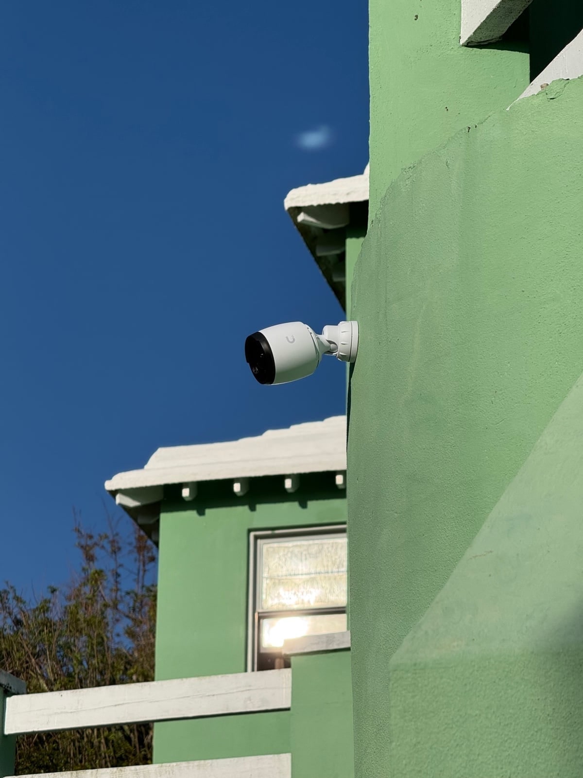 UniFi G6 Doorbell - HD video + two-way talk