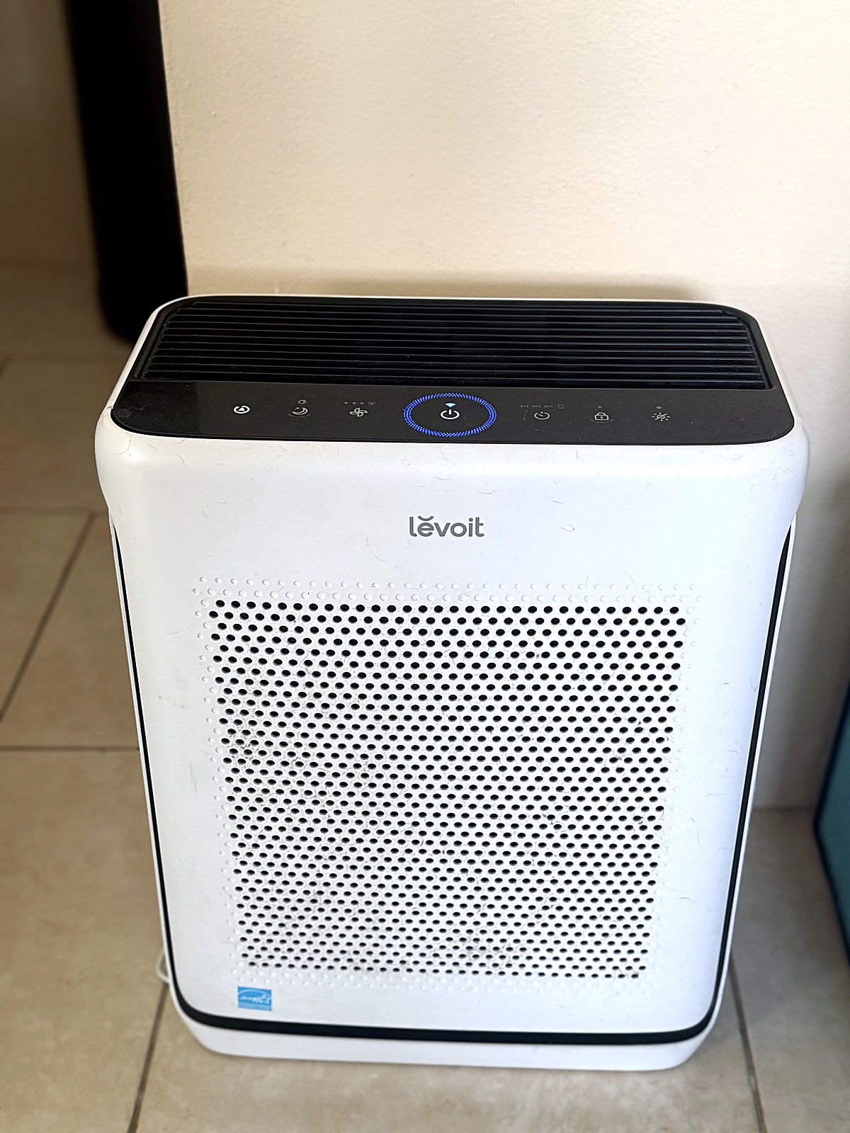 Smart air purifier - monitored and controlled from your phone